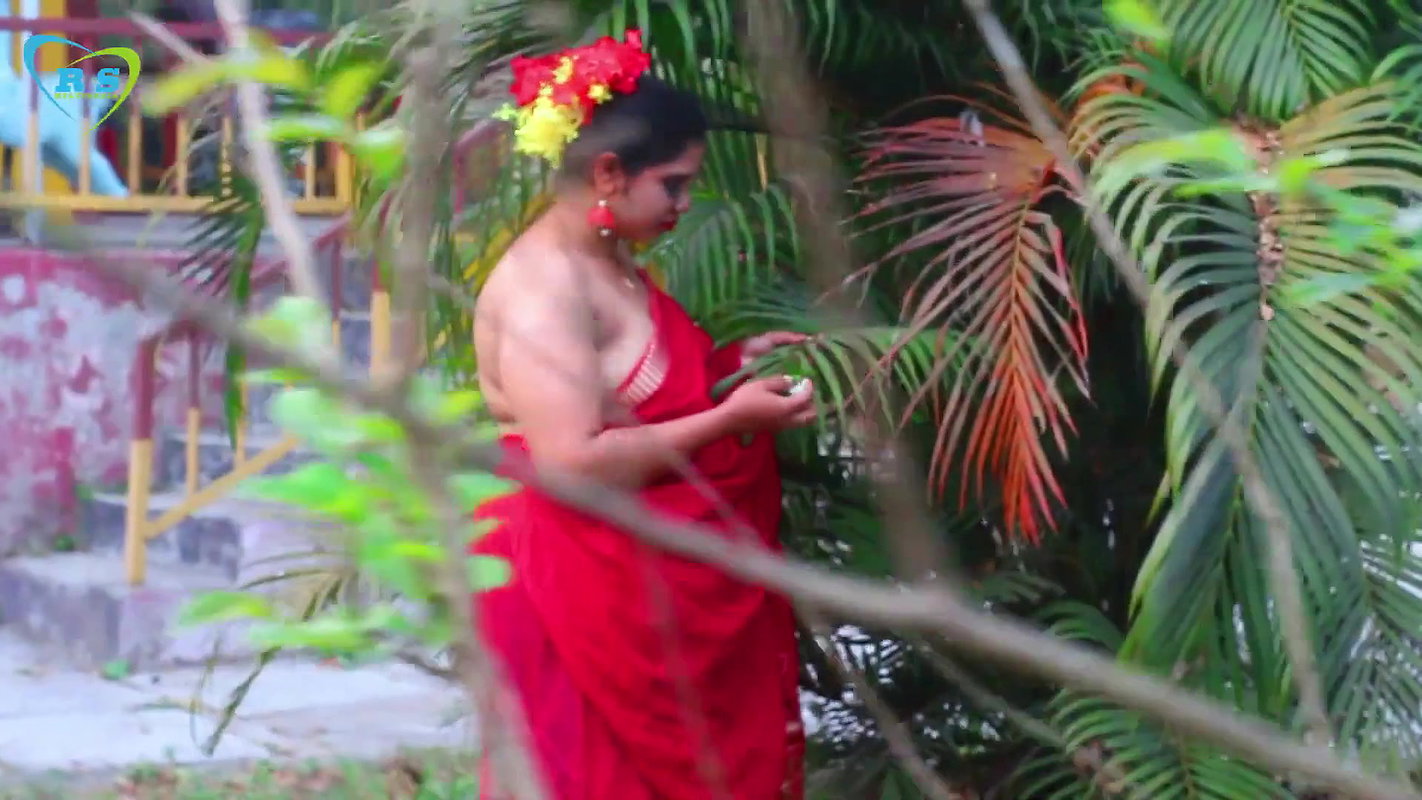 SareeloverNAARI Feat Piya
