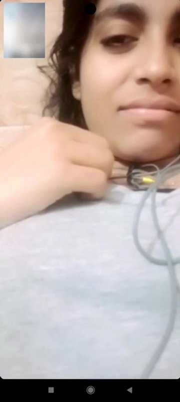 Desi Sexy Girl Showing