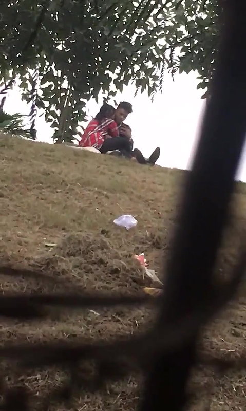 Desi lover fun in park
