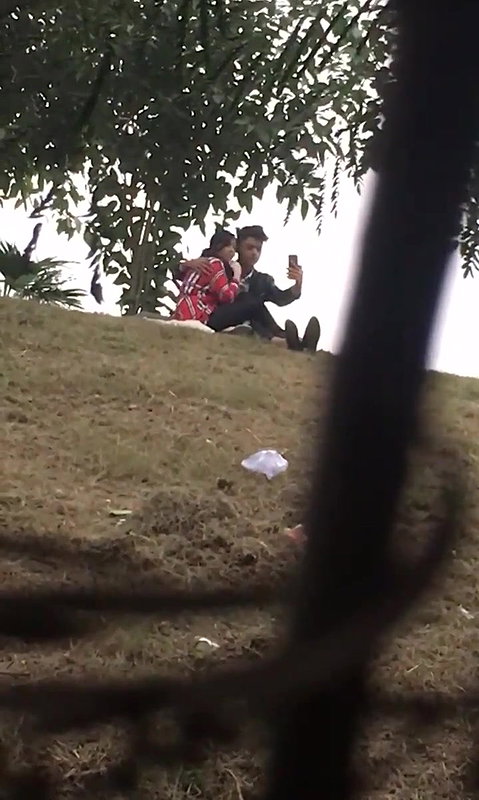 Desi lover fun in park