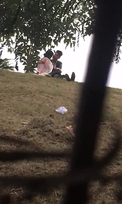 Desi lover fun in park