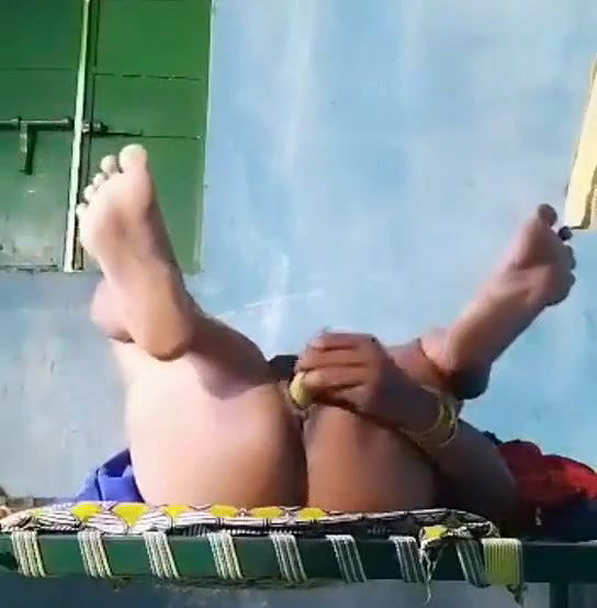 Desi Boudi Tango Pvt Inserting Big Veggie and Vibe Same Time