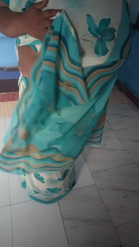 Big MILF Stepaunty Saree Wearing