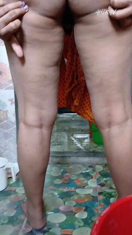 Bihari Bhabi Nude and Review Her Ass Hole Anus. Indian Woman Porn Video.