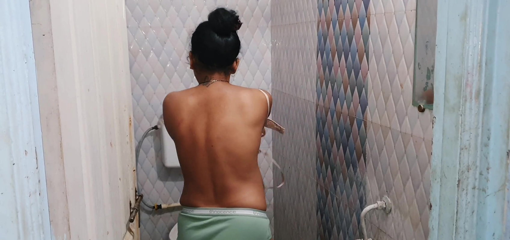 Brother-in-law Fucked Sister-in-law While She Was Taking Bath