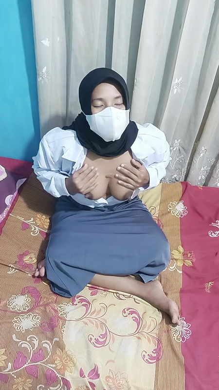 College Student Masturbates Before Going to College