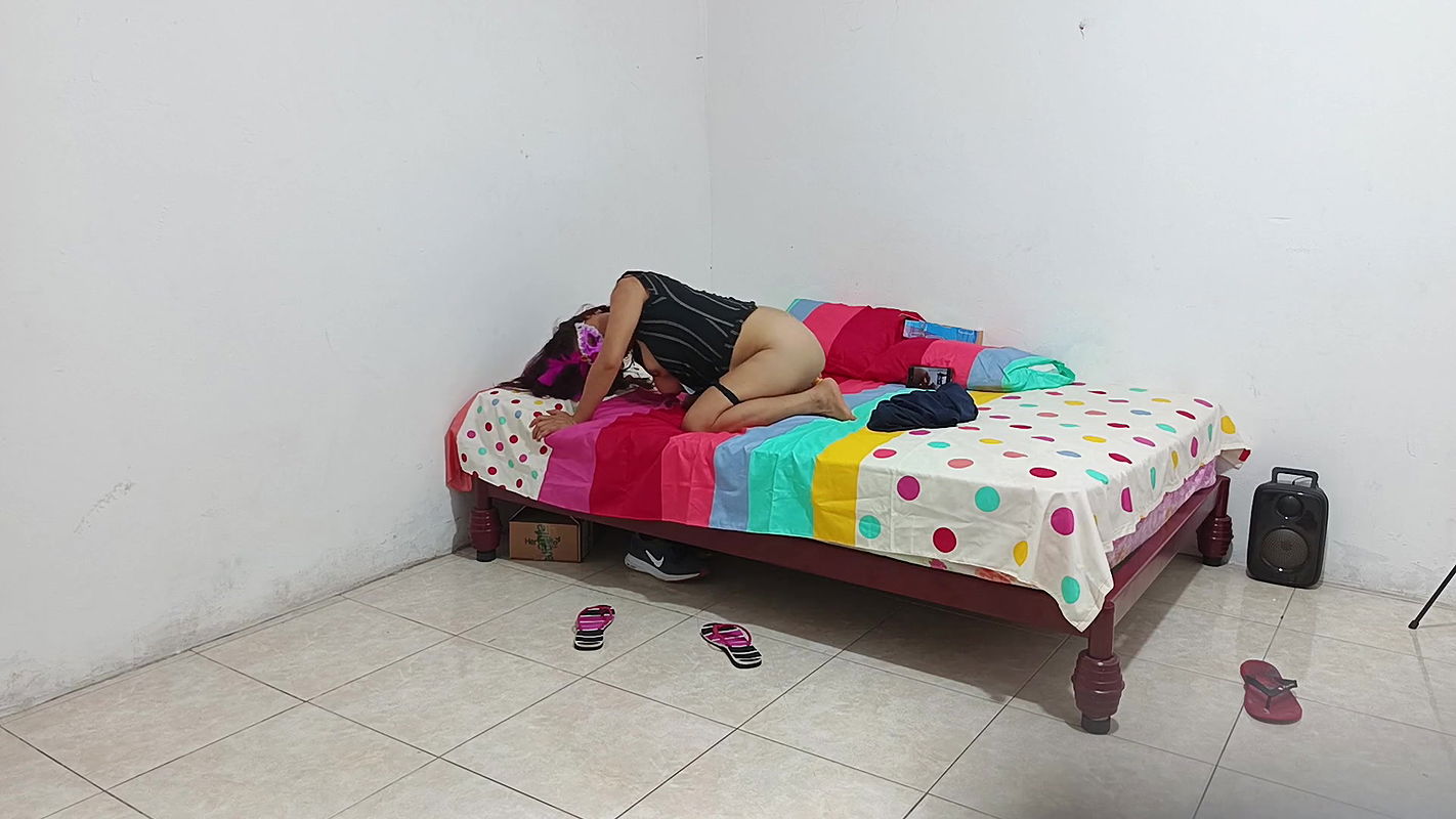 Cuckold Leaves and Stays Masturbating for Each Other