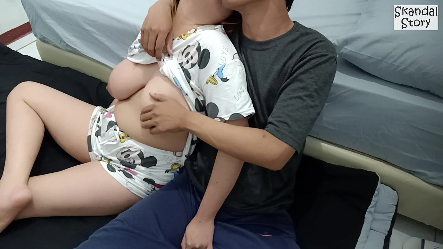 Dating a Sexy Stepsister