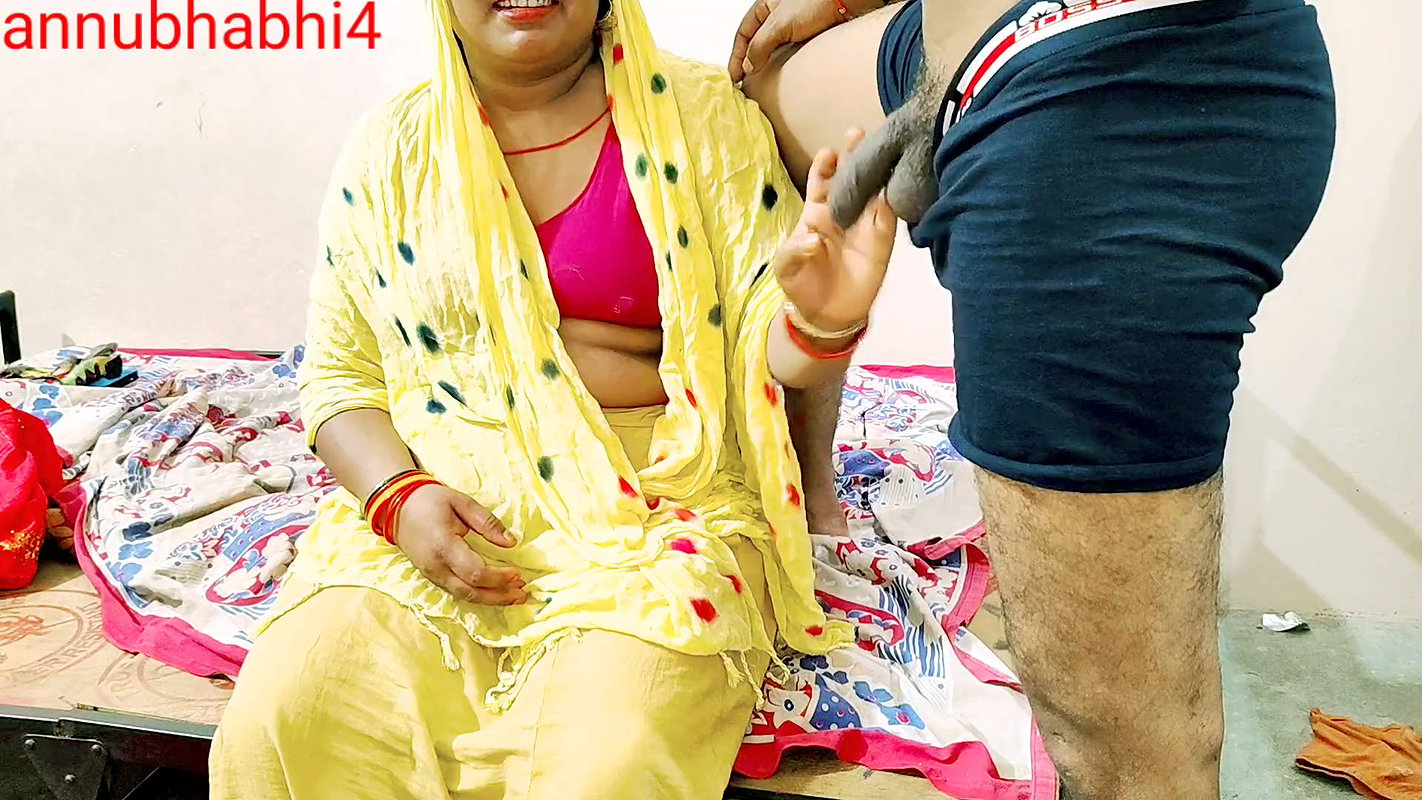 Desi Bhabhi Fuking Neighbour Boy’s