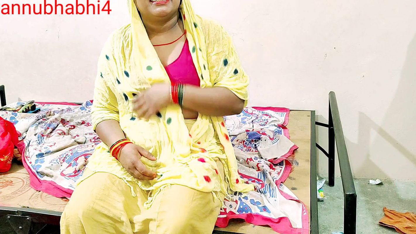 Desi Bhabhi Fuking Neighbour Boy’s