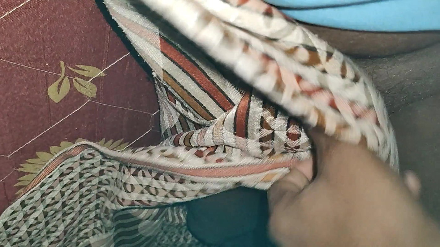 Desi Bhabhi’s Tremendous Fucking Pussy Horny