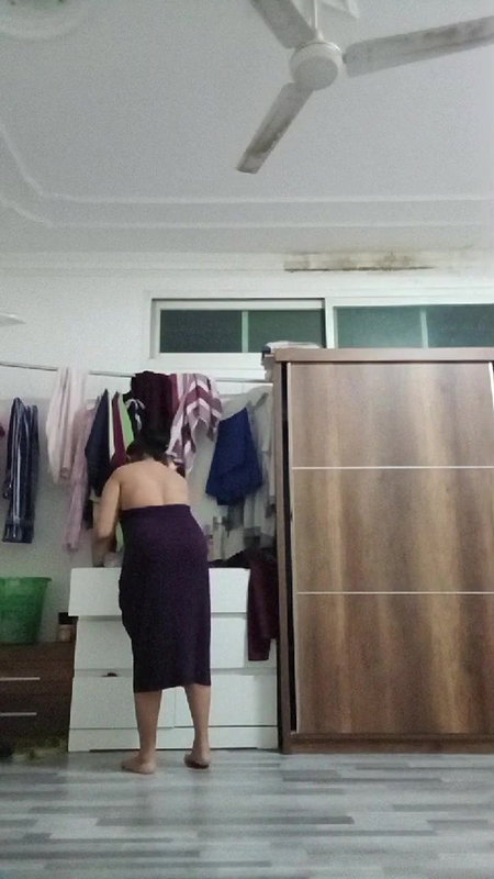 She Is Cchanging Dress