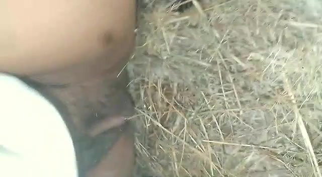 Rajasthani Randi drinking whisky showing pussy