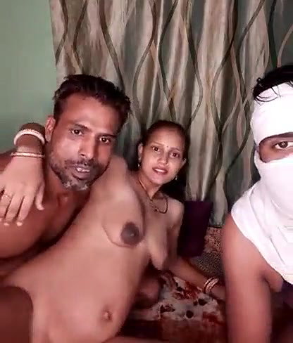 Desi sexy village bhabi threesome fucking
