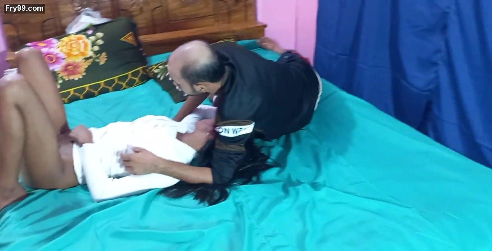 MMF love nothing more than two hard cock in the tight pussy, 3some xxx video Bengali