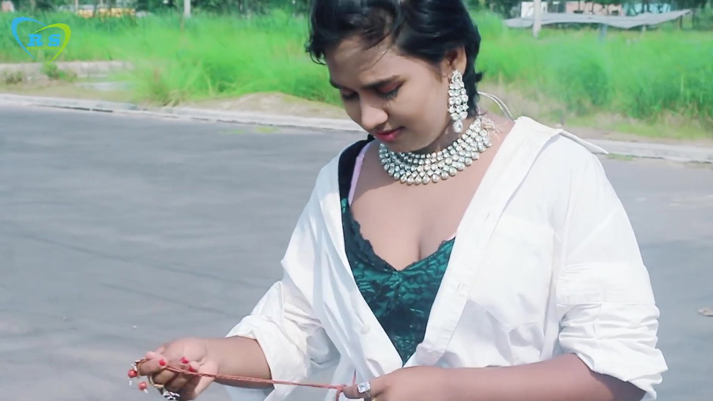 Booby shy bengali girls huge cleavage show seductive photoshoot