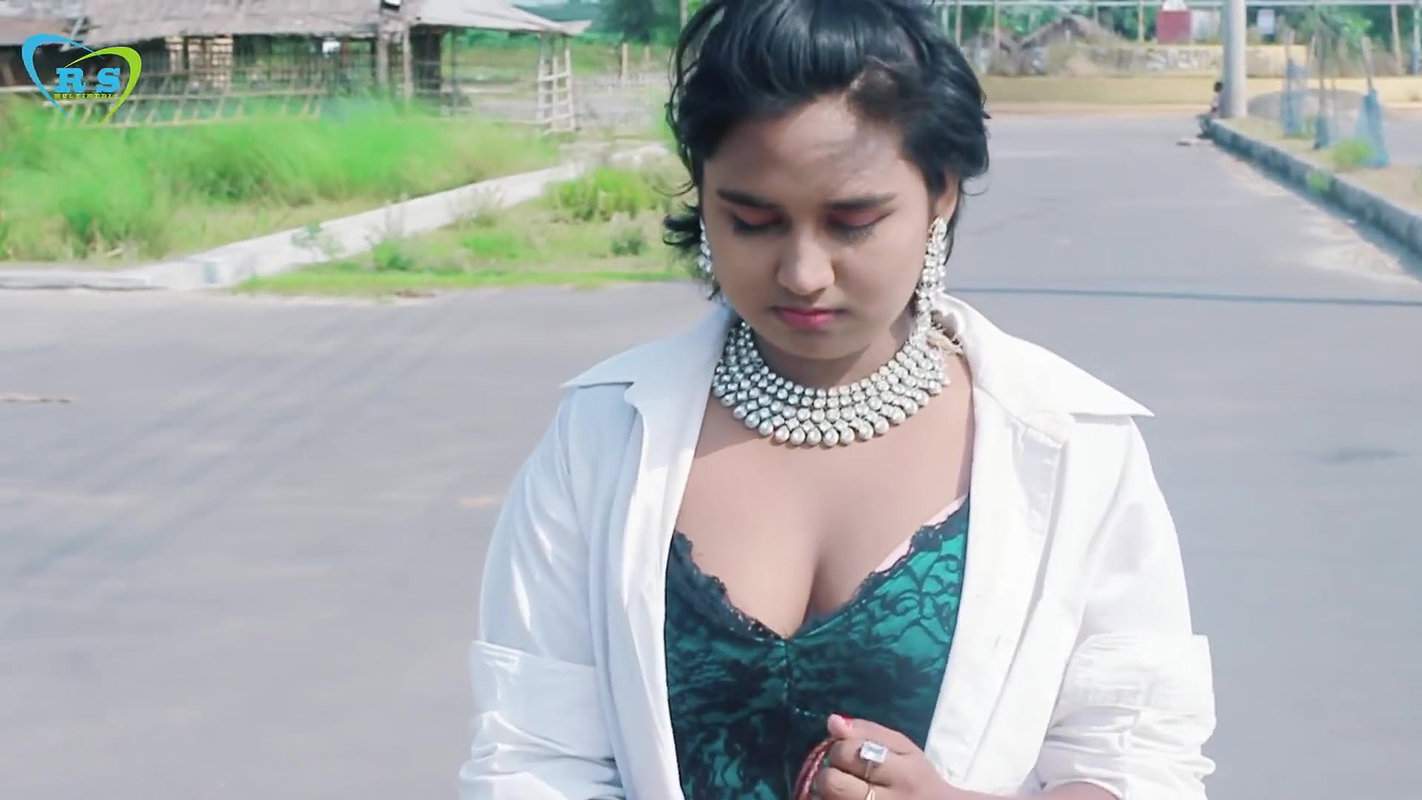 Booby shy bengali girls huge cleavage show seductive photoshoot
