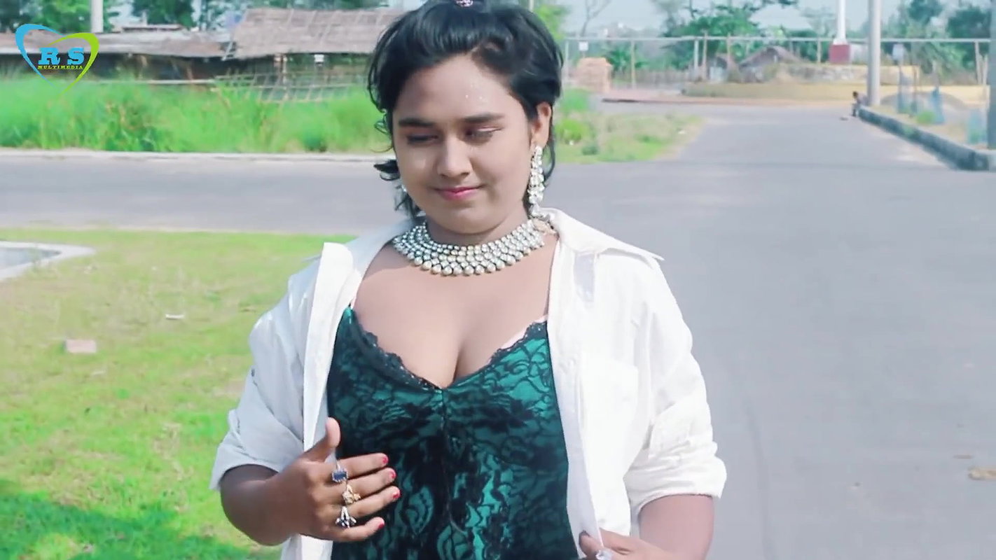 Booby shy bengali girls huge cleavage show seductive photoshoot