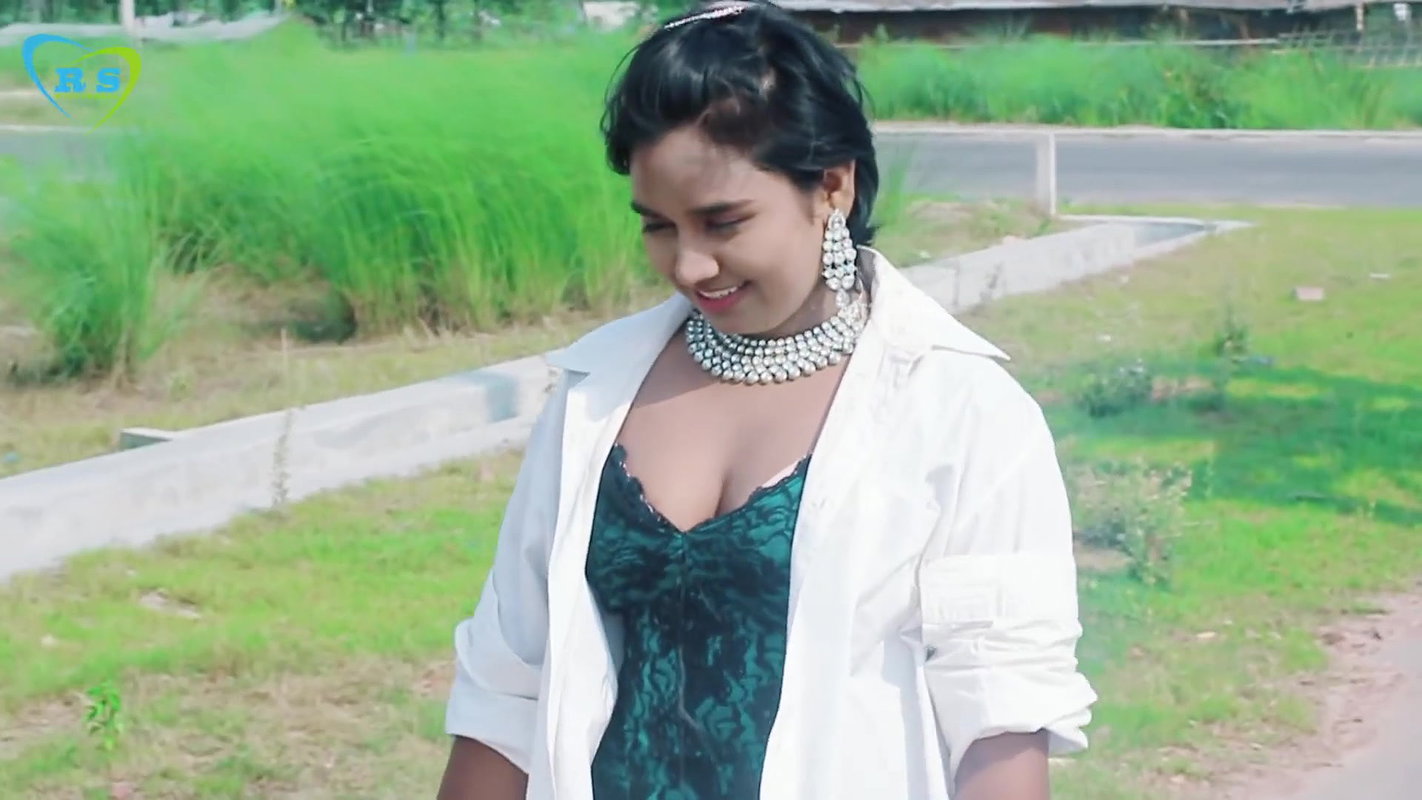 Booby shy bengali girls huge cleavage show seductive photoshoot