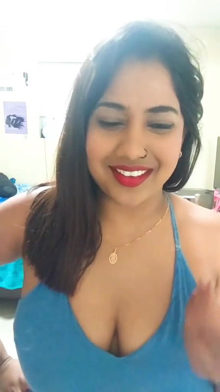 desi girl huge jiggling boobs in blue costume