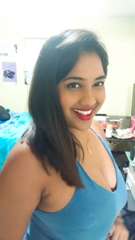 desi girl huge jiggling boobs in blue costume