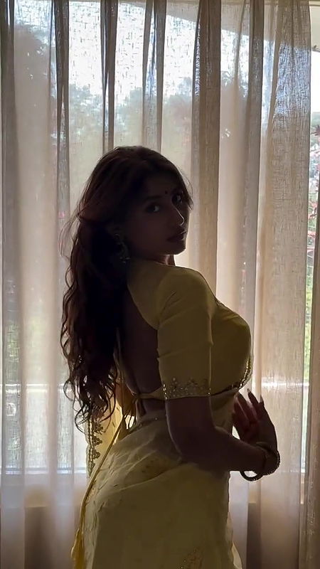 MONICA SINGH BOLD BEAUTY TEMPTING IN SAREE UUFFF2