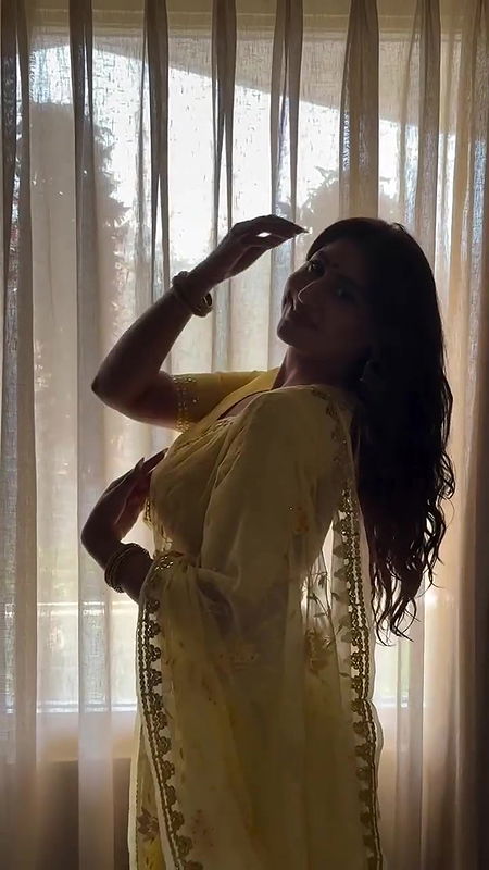 MONICA SINGH BOLD BEAUTY TEMPTING IN SAREE UUFFF2