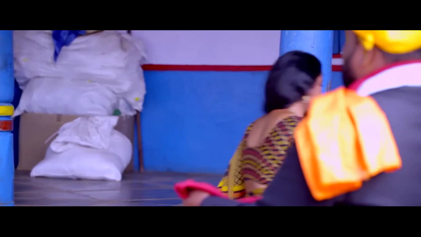 Unk Aunty Dusky Navel Seduction Scene-Thota Bavi 20212