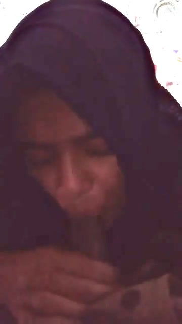 Desi muslim teen sucking dick in restaurant 22