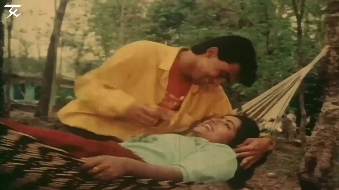 Unk Actress Hot Bikini,kiss,Rape Scenes Comipation 1-Kadhal Express2