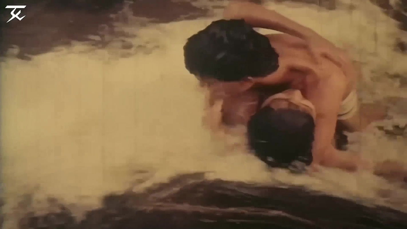 Unk Actress Hot Bikini,kiss,Rape Scenes Comipation 1-Kadhal Express2