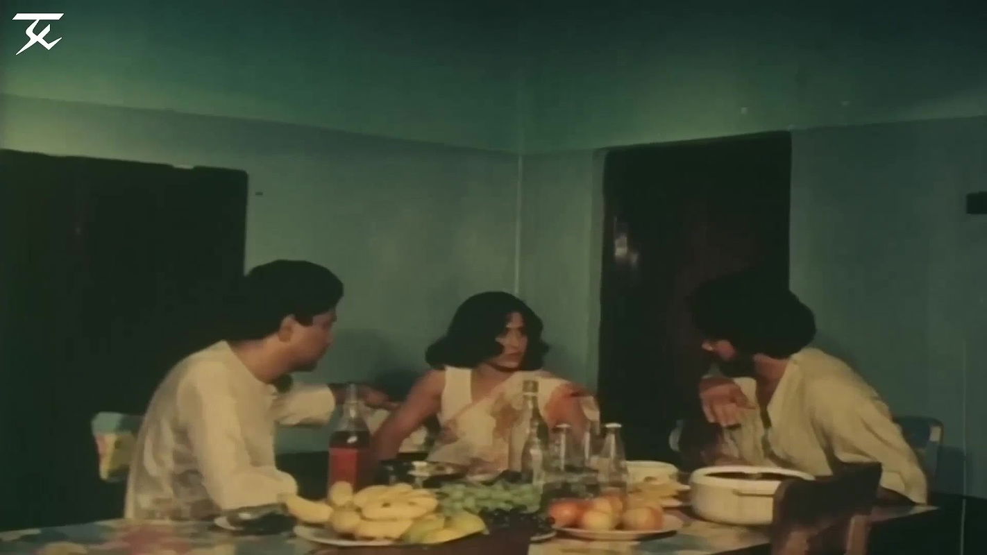 Unk Actress Hot Romace in Transparent Dress Scenes Comipation 3-Kadhal Express2