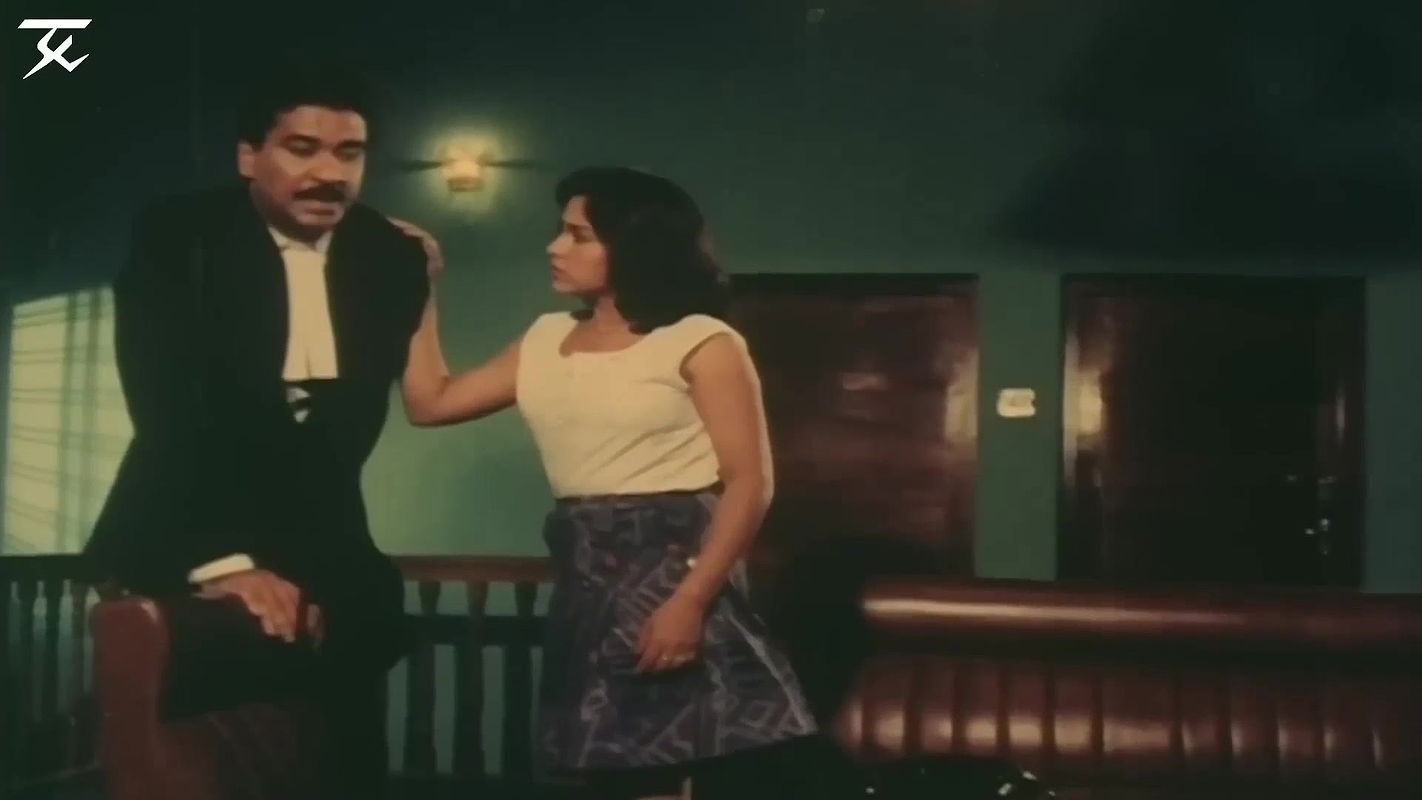 Unk Actress Hot Romace in Transparent Dress Scenes Comipation 3-Kadhal Express2