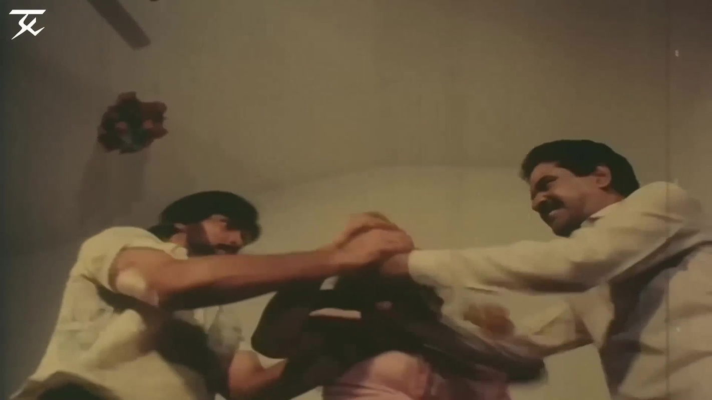 Unk Actress Hot Romace in Transparent Dress Scenes Comipation 3-Kadhal Express2