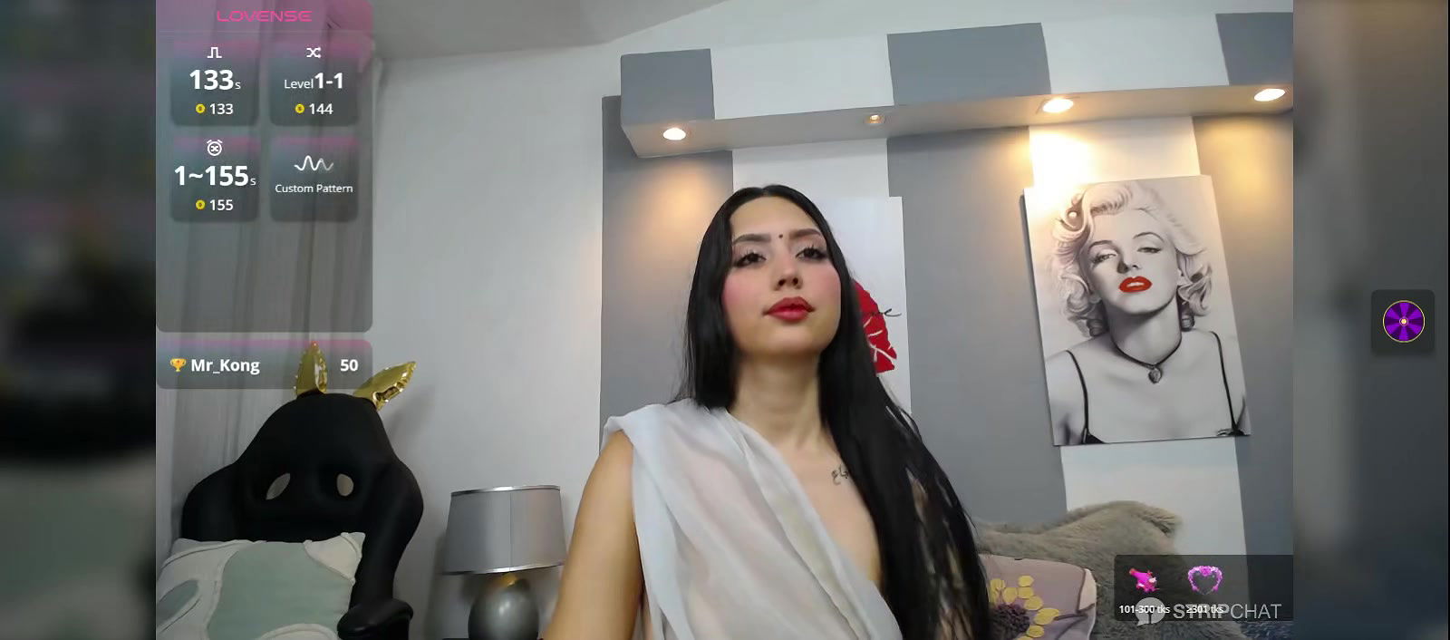 Horny babe in saree without blouse Exposing Boobs With Nipple2