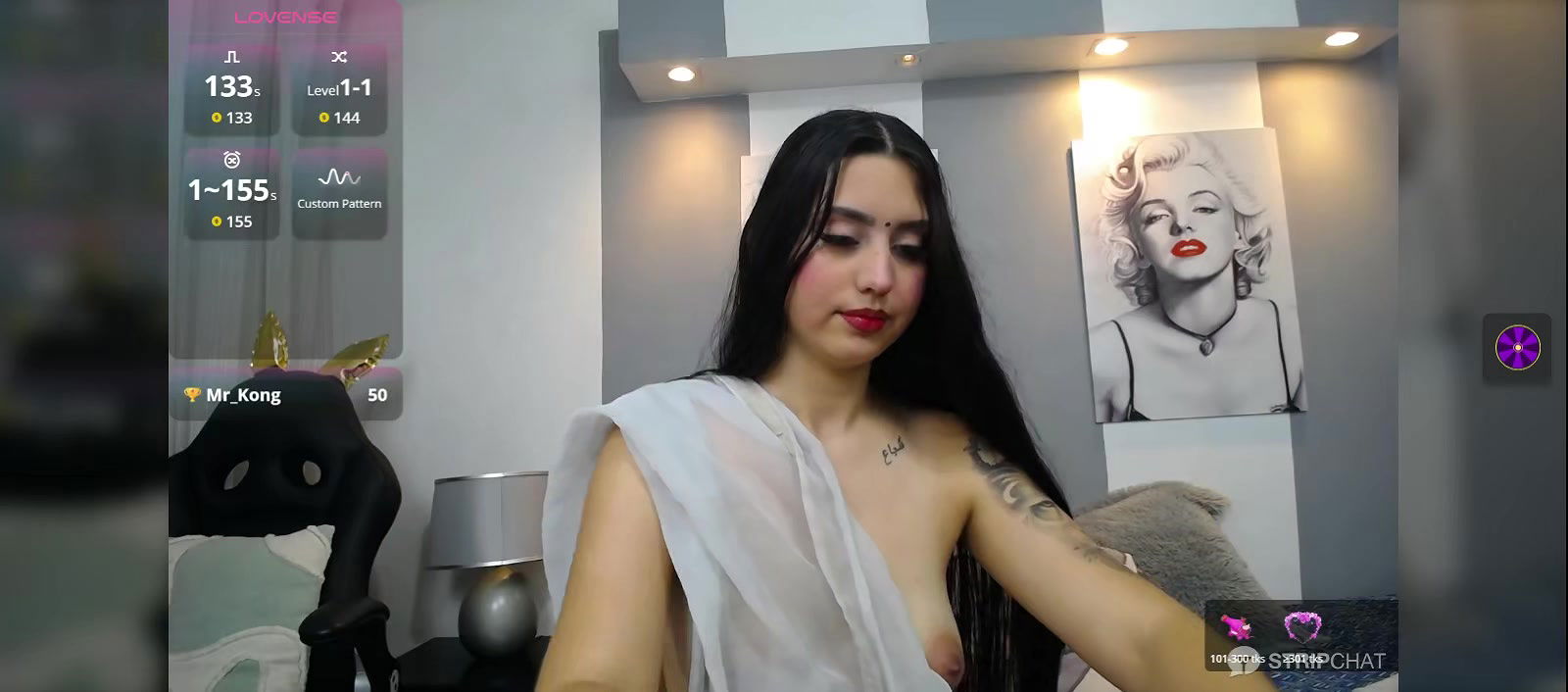 Horny babe in saree without blouse Exposing Boobs With Nipple2