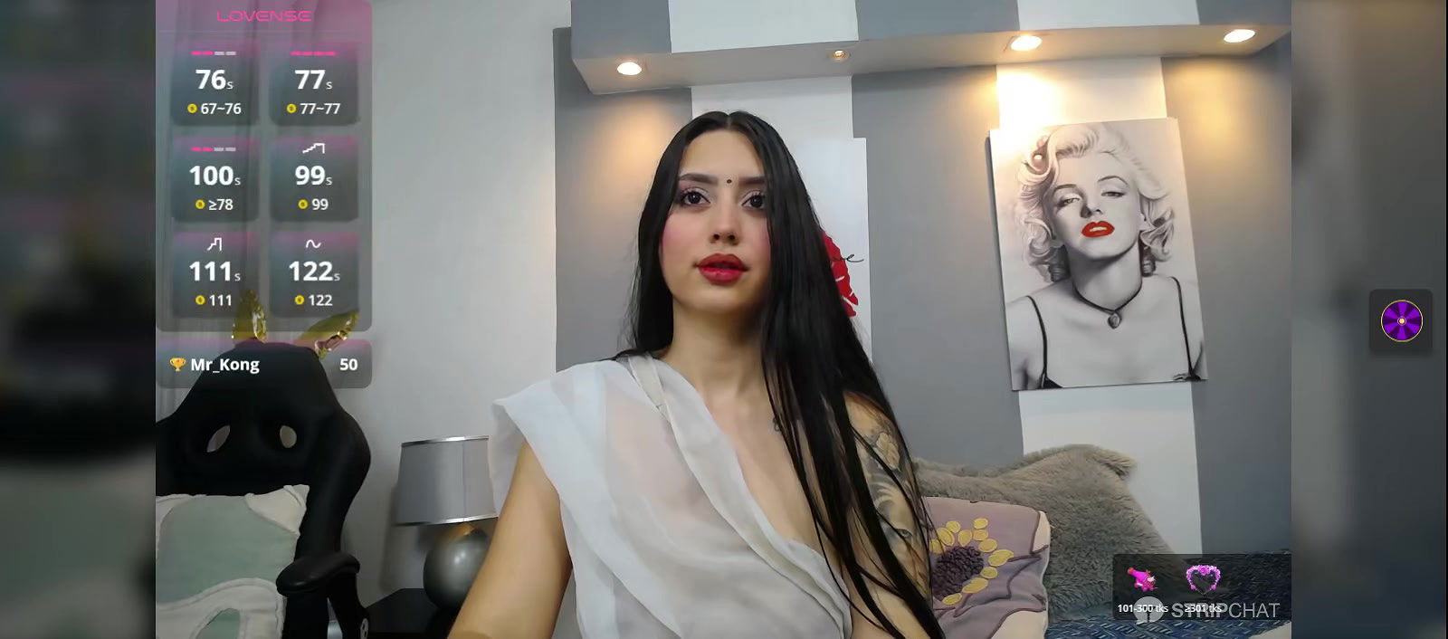 Horny babe in saree without blouse Exposing Boobs With Nipple2