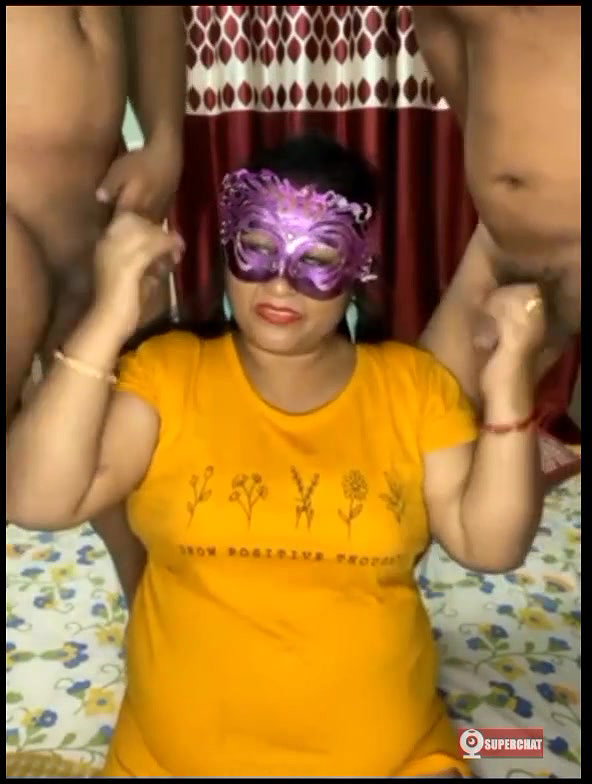 DESI BIGBOOBS GIRL PLAYING 2 IN 1 GAME WITH BESTIES