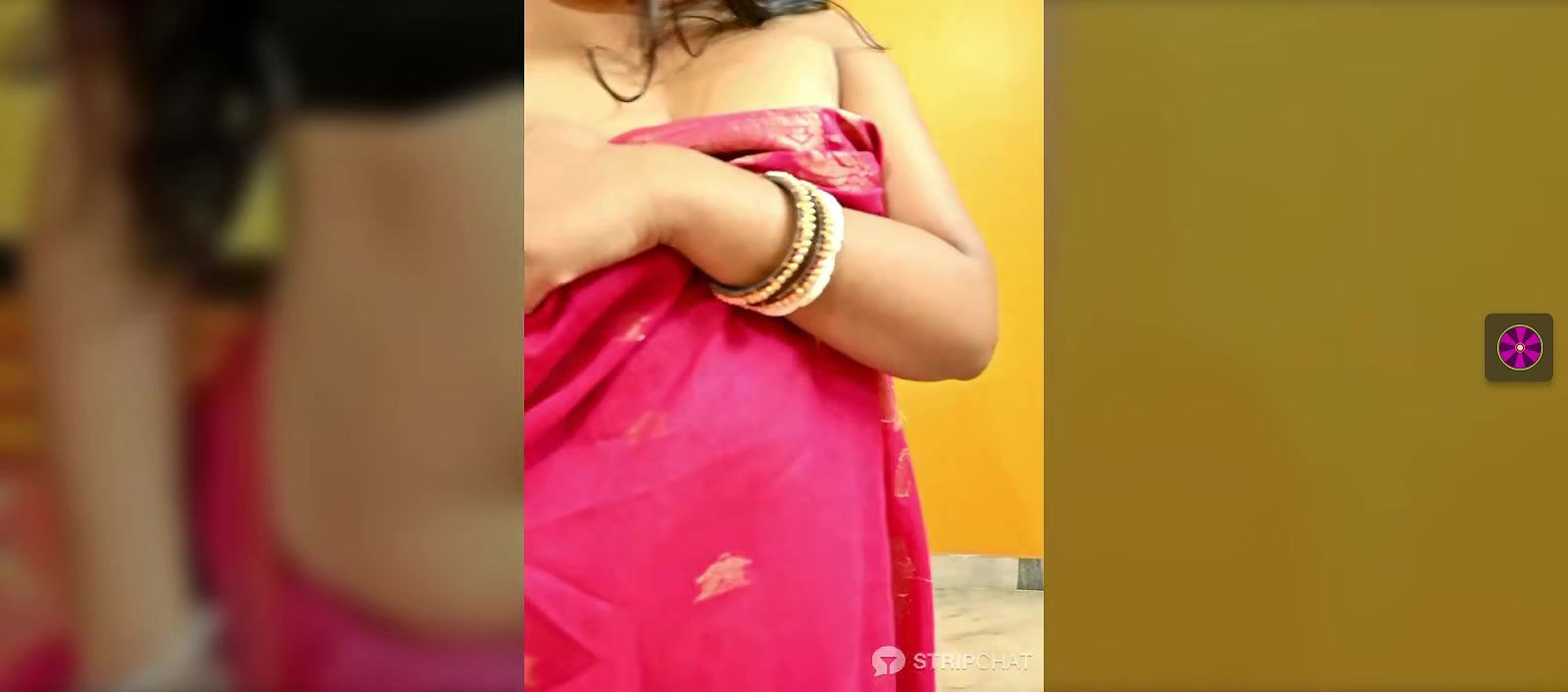 Desi Wife in Saree without blouse shows boobs 22