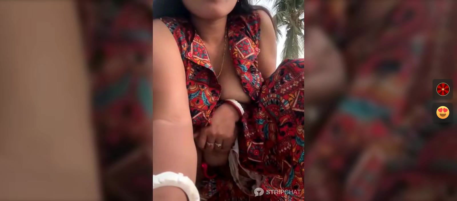 Bhabhi sexy striptease and boobs press hot show2