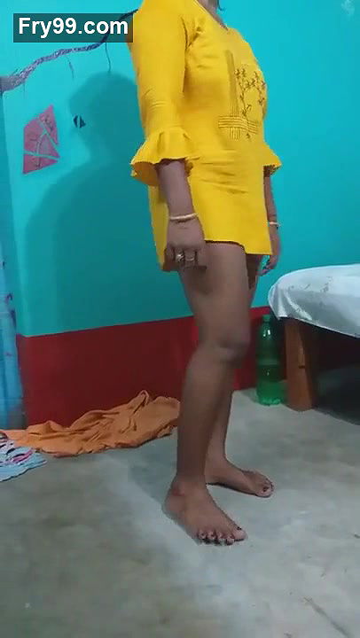 Pampa in a yellow dress