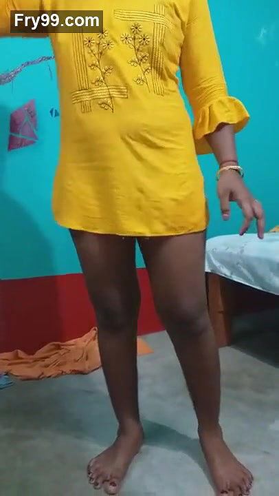 Pampa in a yellow dress