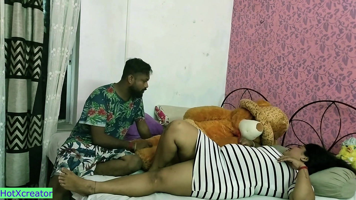 Beautiful Bhabhi without panty! Devar bhabhi hot sex!