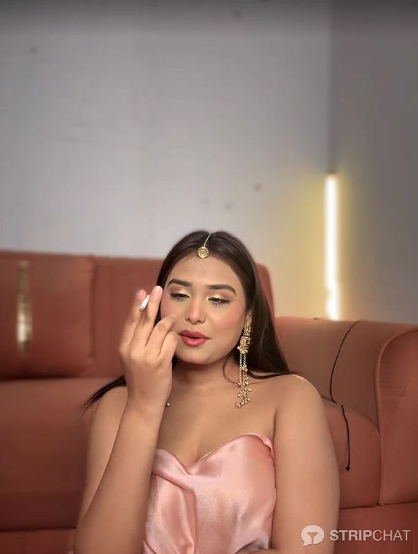 chloiedecker-stripchat-ticket-show