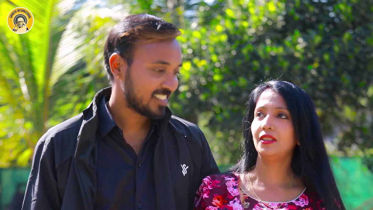 An Unknown babe hot song – Boobs felt, Navel show, Thigh show