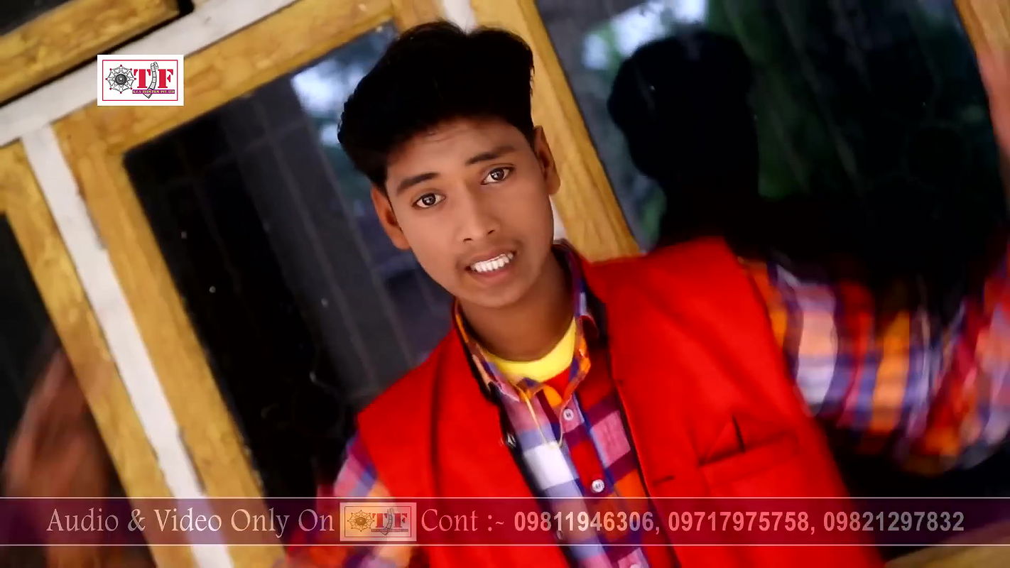 Kajal Singh hot song with devar – Saree removed, Navel kissed deep, Slight cleavage