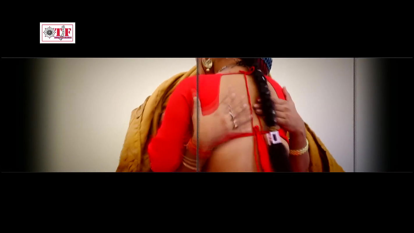 Kajal Singh hot song with devar – Saree removed, Navel kissed deep, Slight cleavage
