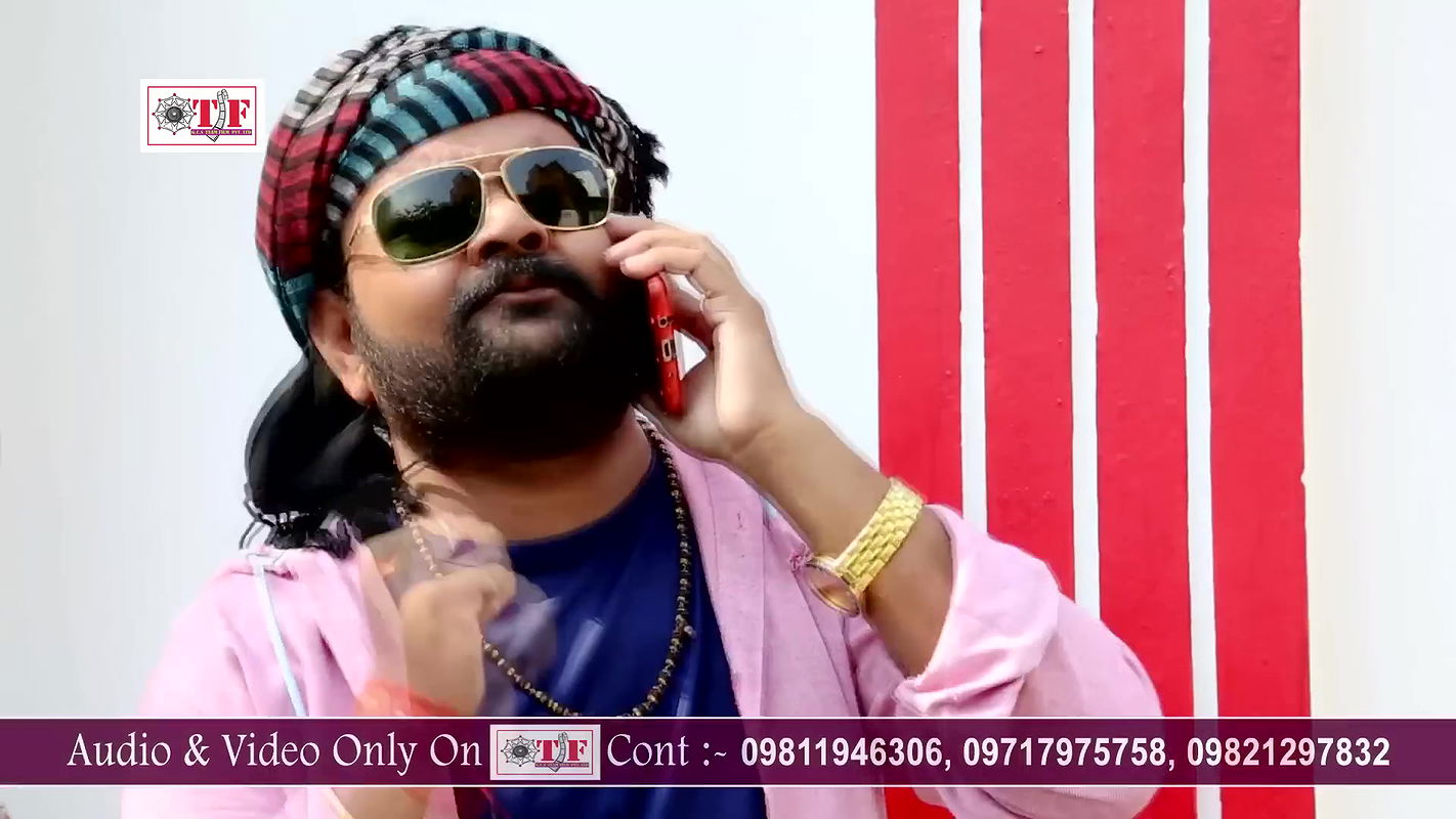 Kajal Singh hot song with devar – Saree removed, Navel kissed deep, Slight cleavage