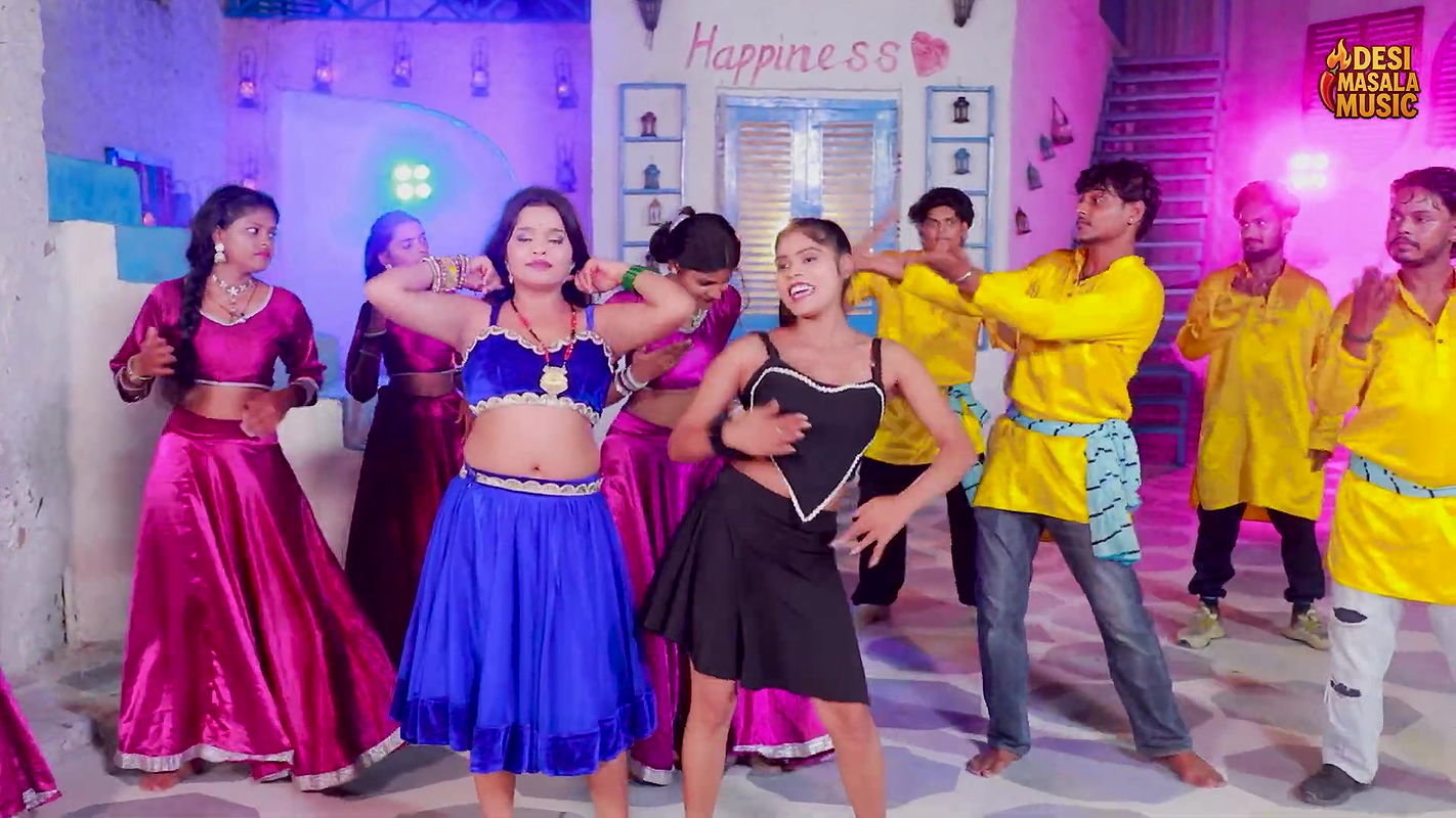 Shashi Singh hot saree song – Navel enjoyed & eaten