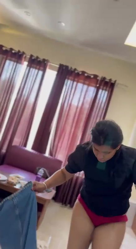 Horny Girlfriend Undressing And Sucking BF Dick